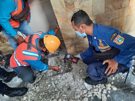 Lantai Rumah Warga Jakbar Panas, Ternyata ini Penyebabnya Bun