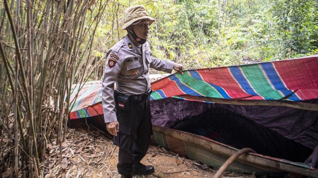 Aparat campuran menargetkan penutupan 149 sumur minyak terlarangan di Kabupaten Batanghari, Jambi.