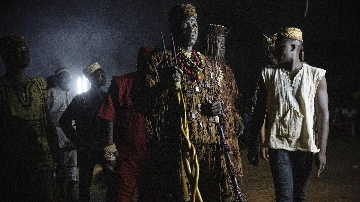 FOTO: Ritual Kebal Peluru, Ramuan Sakti untuk Lawan ISIS