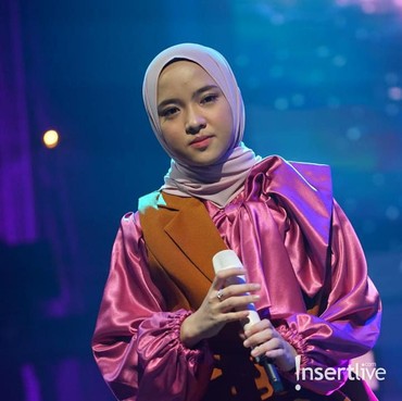 Cemas di Balik Senyuman Nissa Sabyan Tampil Perdana di Publik