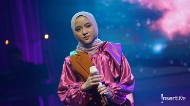 img-title Cemas di Balik Senyuman Nissa Sabyan Tampil Perdana di Publik