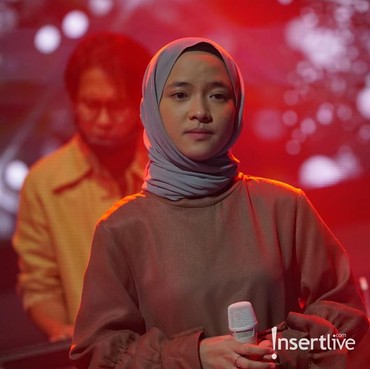 Arti Tangisan Nissa Sabyan di Video Klip 'Sapu Jagat'