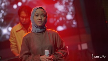 Arti Tangisan Nissa Sabyan di Video Klip 'Sapu Jagat'