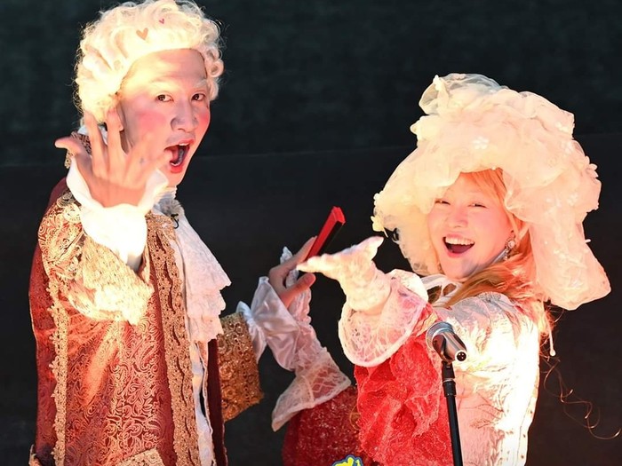 Mereka dipasangkan dalam satu tim yang sama saat menyelesaikan berbagai misi membuat hubungan keduanya menjadi semakin akrab. Semakin akrab, keduanyapun seringkali melakukan tindakan memalukan dan berbuat lucu kepada satu sama lain. (Foto:Twitter.com/songjihyostan)