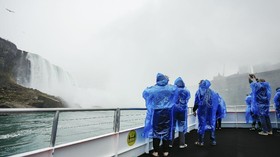 Ibu dan 2 Anaknya Tewas usai Lompat ke Air Terjun Niagara