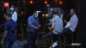 VIDEO: Sudah Vaksinasi, Boleh Datang ke Bar di Hong kong