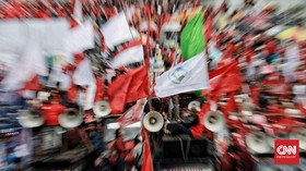 Elemen Buruh-Mahasiswa Gelar Aksi di Istana 28 Oktober