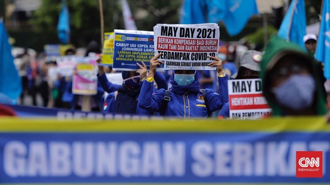 LBH mencatat 2.265 kasus pelanggaran THR yang dilaporkan buruh. Di antaranya, pembayaran THR dicicil hingga tidak membayar THR sama sekali.