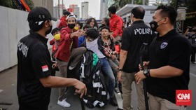Demo Buruh Jakarta Diwarnai Penangkapan Puluhan Orang
