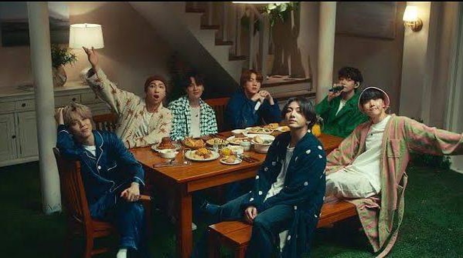 ‘Butter’ BTS Sukses Bikin Penasaran, Ini 10 Momen Makan Enak Member BTS