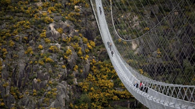 Sky Bridge 721 berjarak sekitar 2,5 jam berkendara dari Ibu Kota Ceko, Praha.