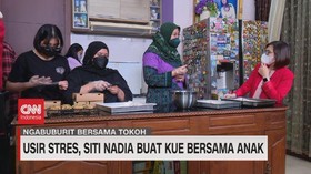 VIDEO: Usir Stres, Siti Nadia Buat Kue Bersama Anak