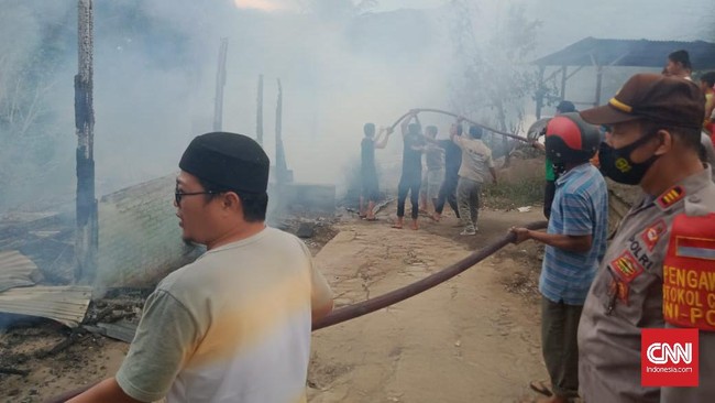 Kebakaran mengakibatkan 3 rumah pengasuh dan satu unit asrama putri terbakar habis.