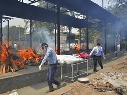 Badai Corona di India Bikin Dokter Frustrasi hingga Bunuh Diri
