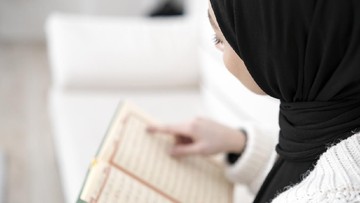 SURAT AL-WAQIAH MENDATANGKAN PINTU REZEKI
