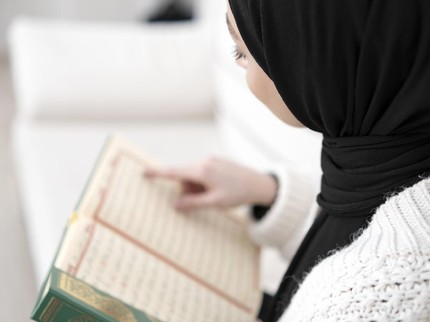 Mengajari Anak Rukun Iman, Salah Satunya Percaya pada Kitab-kitab Allah