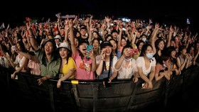 5 Tips War Tiket Konser yang Jitu, Modal HP hingga ke Warnet
