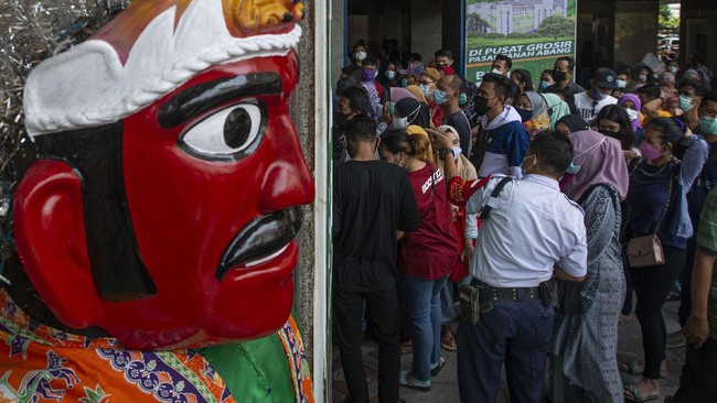 Laju covid-19 di Indonesia masih menunjukkan tren naik, pemerintah memperpanjang PPKM Skala Mikro hingga 17 Mei mendatang.