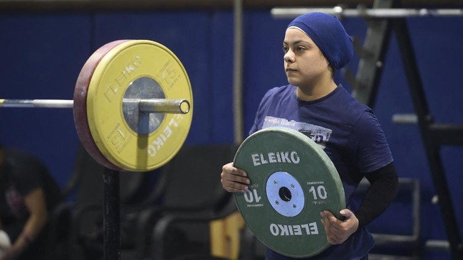 Sara Ahmed adalah lifter Mesir yang menjadi wanita Arab pertama yang meraih medali Olimpiade di cabang olahraga angkat besi.