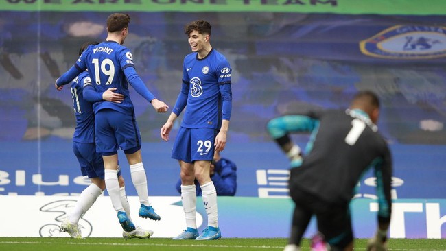 Chelsea menang 2-0 atas Fulham dalam pertandingan pekan ke-34 Liga Inggris di Stadion Stamford Bridge, Minggu (2/5) dini hari WIB.