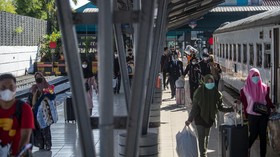 FOTO: Suasana Jelang Mudik Dilarang di Stasiun Palembang