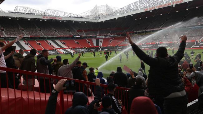 Kronologi pertandingan Manchester United vs Liverpool di Old Trafford ditunda pada pekan ke-34 Liga Inggris, Minggu (2/5)