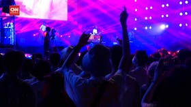 VIDEO: Wuhan Gelar Festival Musik, Ribuan Orang Datang