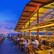 5 Pilihan Cafe Outdoor di Jakarta Cocok untuk Buka Puasa