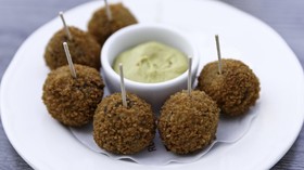 Resep Praktis Buka Puasa: Bitterballen Keju, Lumer di Mulut