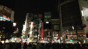 Cegah Warga Keluar Saat Malam Hari, Tokyo Jadi Gelap Gulita