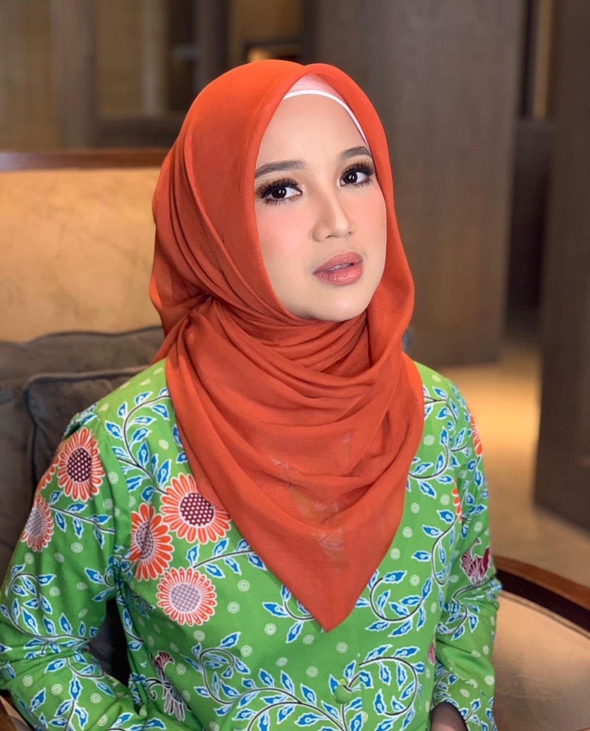 Chacha Frederica tuai hujatan karena mukena yang ia kenakan saat tarawih bareng keluarga&period; Yuk kita intip potret cantik Chacha&excl;