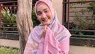 Fatin Shidqia Lubis Penyanyi Fatin Shidqia berbagi cerita soal menjalani puasa di bulan Ramadhan. Yuk kita intip gaya Fatin selama bulan Ramadhan!