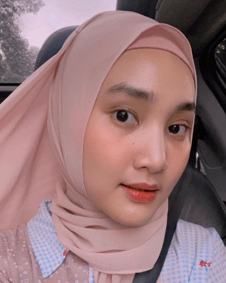 Fatin Shidqia Lubis Penyanyi Fatin Shidqia berbagi cerita soal menjalani puasa di bulan Ramadhan. Yuk kita intip gaya Fatin selama bulan Ramadhan!