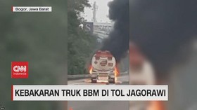 VIDEO: Kebakaran Truk BBM di Tol Jagorawi