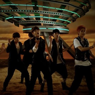 Lirik Lagu Fiction - BEAST