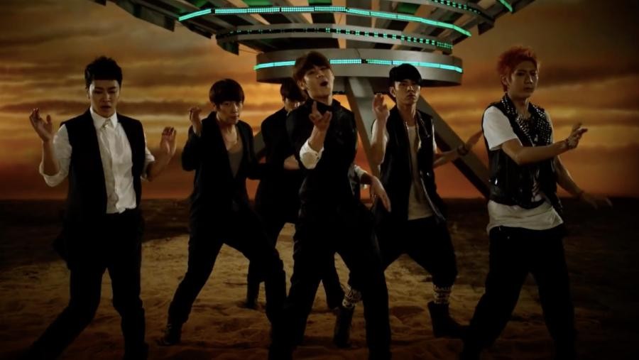 Lirik Lagu Fiction - BEAST