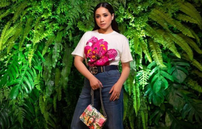 Serba Gucci mulai dari t-shirt, ring, belt, sling bag, hingga jeans (Total sekitar Rp 52.000.000) / foto: instagram.com/raffinagita1717