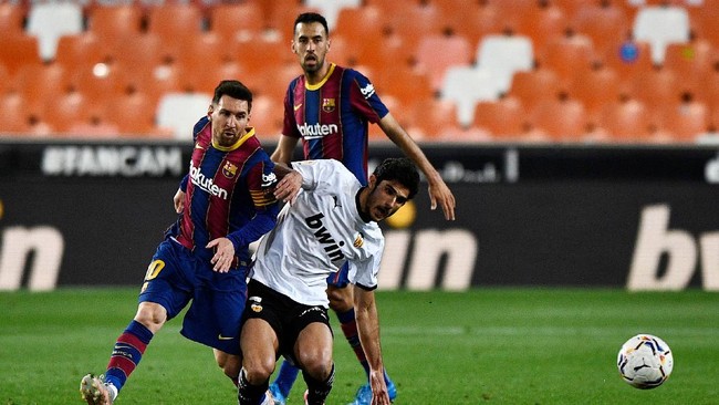 Barcelona menang 3-2 atas Valencia dalam lanjutan pertandingan Liga Spanyol di Stadion Mestalla, Senin (3/5) dini hari waktu Indonesia.