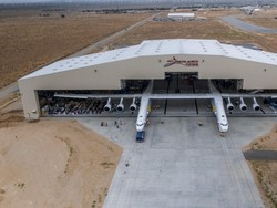 Pesawat Terbesar Sejagat Stratolaunch Roc Mengangkasa Lagi