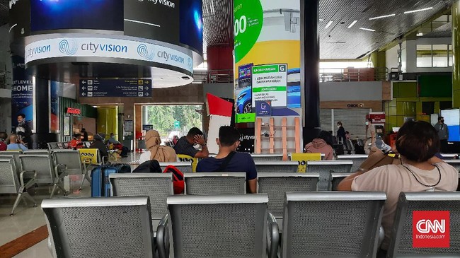 Stasiun Gambir, Jakarta Pusat, terpantau lengang jelang pemberlakuan larangan mudik, 6-17 Mei 2021.