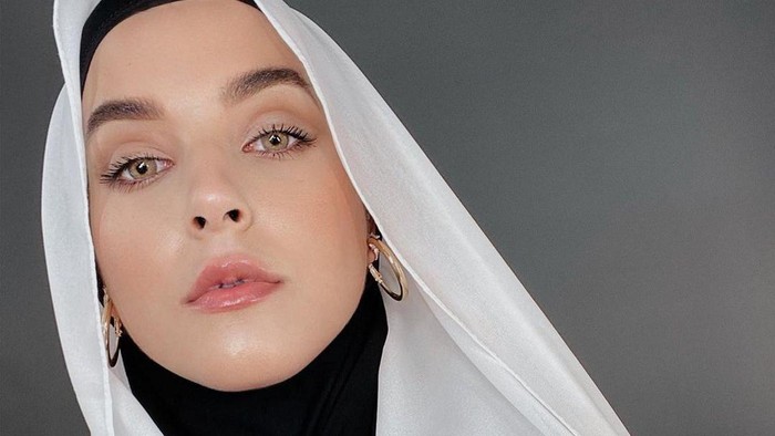 6 Cushion Anti Luntur yang Aman Temani Silaturahmi Seharian