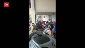 VIDEO: Pusat Perbelanjaan di Cikarang Dipadati Pengunjung