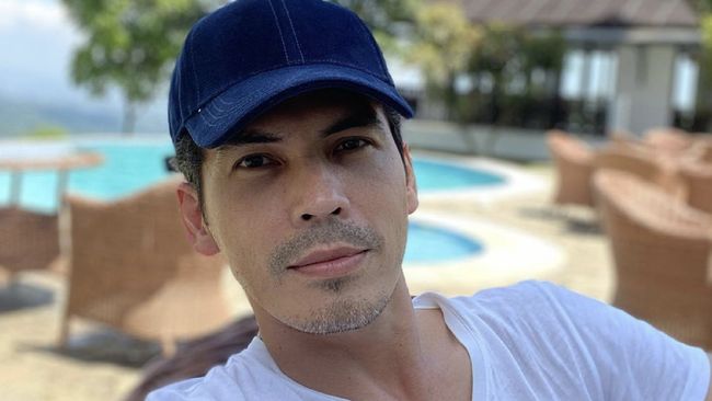 Atalarik Syach mengklaim sang mantan istri, Tsania Marwa, menjemput paksa kedua anaknya pada Kamis (29/4) seperti bandar narkoba atau teroris