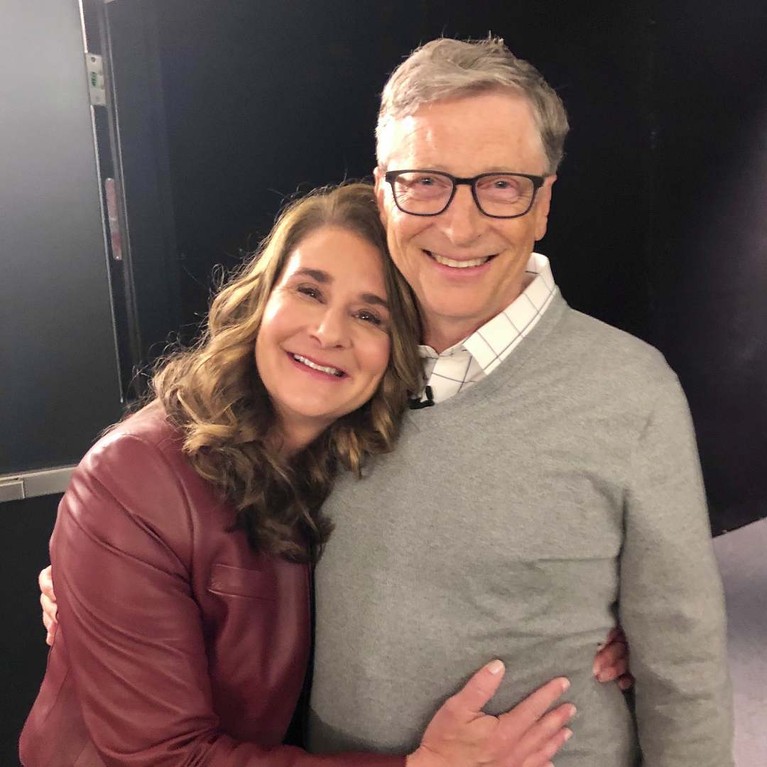 Bill Gates dan Melinda Gates Kabar mengejutkan datang dari Bill Gates dan Melinda yang mengumumkan perceraian mereka. Yuk kita lihat lagi momen mesra mereka yang kini hanya tinggal kenangan!