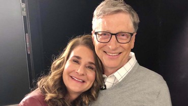 img-title Ngaku Sedih, Bill Gates Menyesal Bercerai dari Melinda Gates?