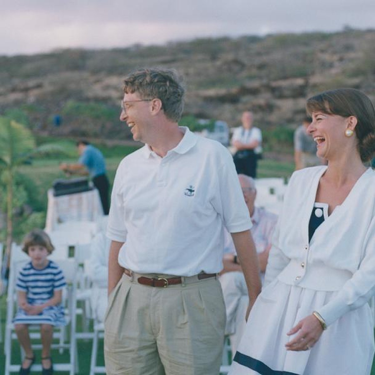 Kabar mengejutkan datang dari Bill Gates dan Melinda yang mengumumkan perceraian mereka&period; Yuk kita lihat lagi momen mesra mereka yang kini hanya tinggal kenangan&excl;