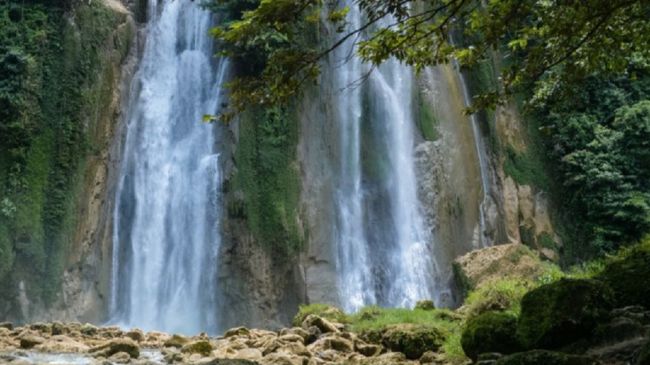 Ada banyak curug di Provinsi Jawa Barat. Berikut tiga curug yang paling populer di sana.