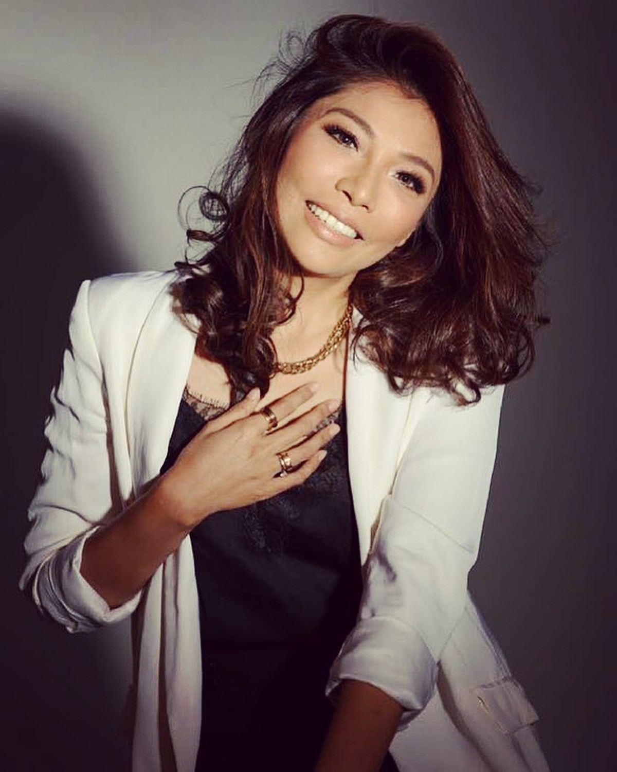 Setelah video pernyataan dari dokter Irene viral&comma; sahabat Nia Ramadhani pun ikut terseret&period; Yuk kita lihat sosok dokter Irene yang jadi korban salah sasaran&excl;