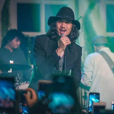 Video Duta Sheila On 7 Nyanyi Viral, Nama Iis Dahlia Ikut Terseret