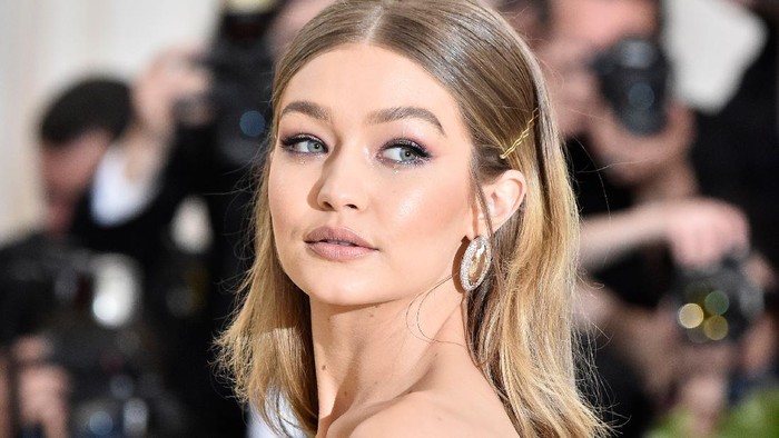 Produk Skincare yang Sedang Jadi Favorit Gigi Hadid